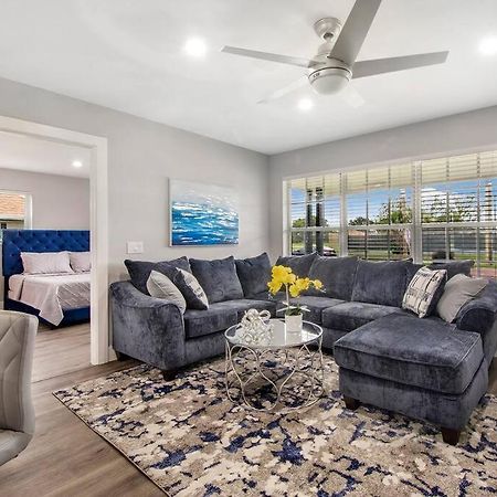 Modern Getaway Near The Beach With Room For A Boat West Palm Beach Eksteriør billede