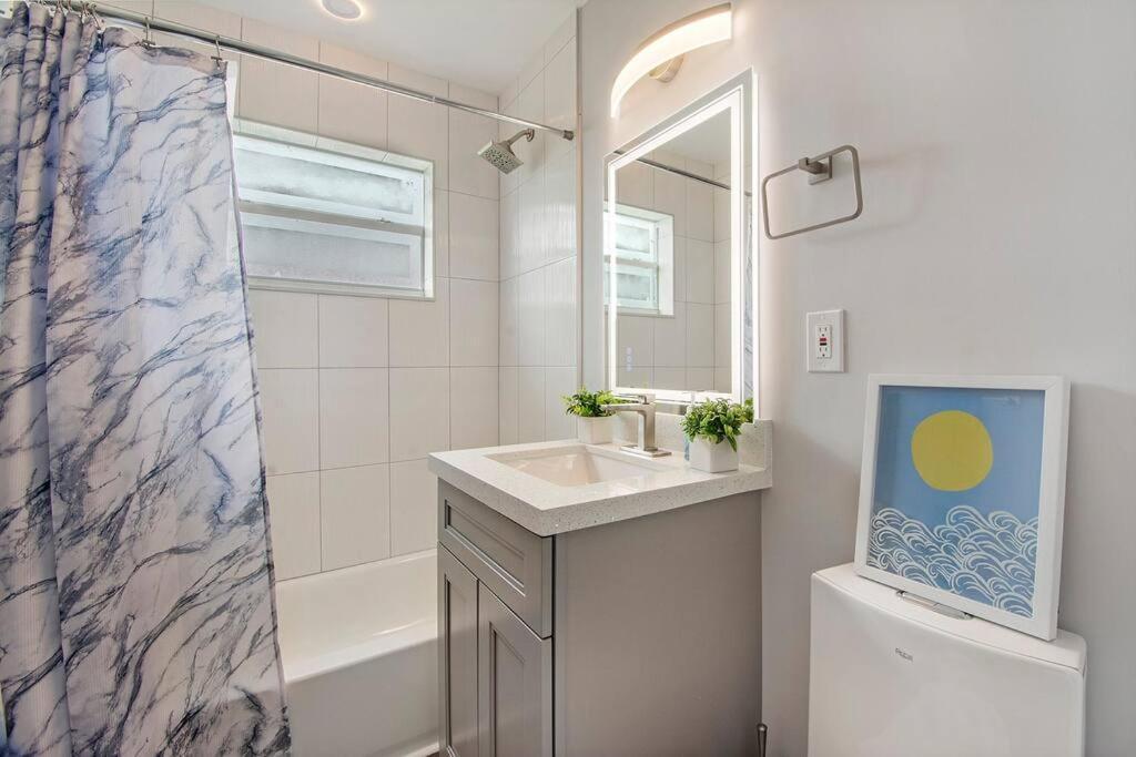 Modern Getaway Near The Beach With Room For A Boat West Palm Beach Eksteriør billede