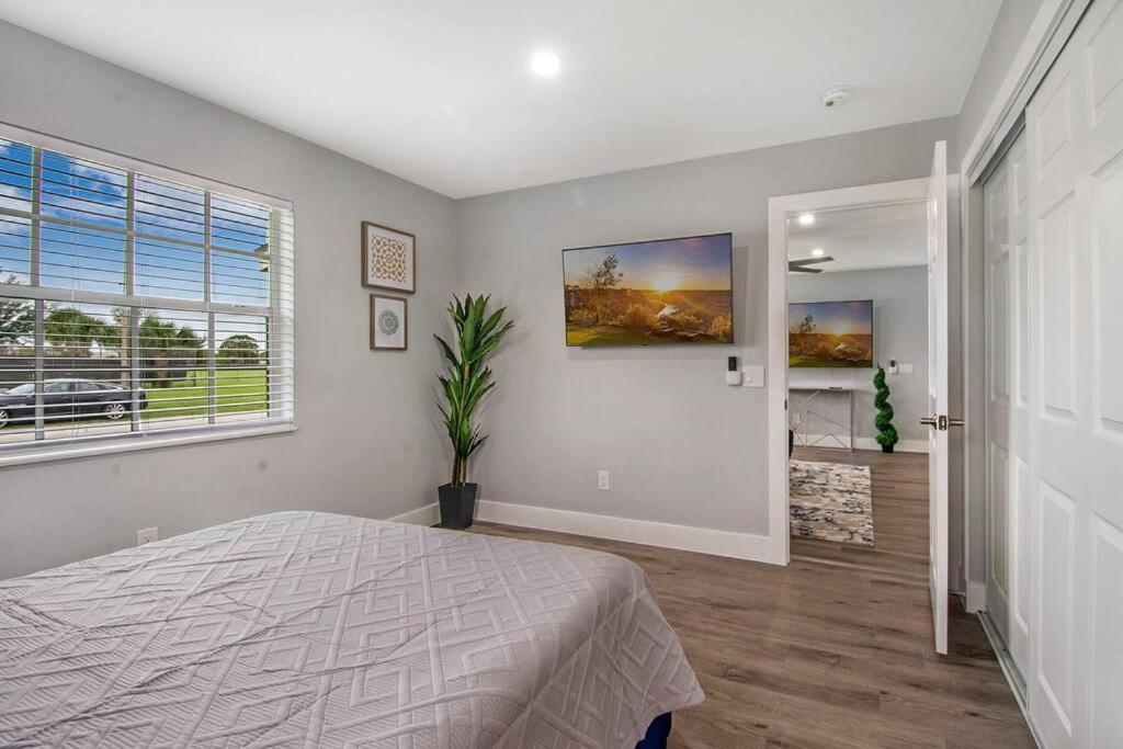 Modern Getaway Near The Beach With Room For A Boat West Palm Beach Eksteriør billede