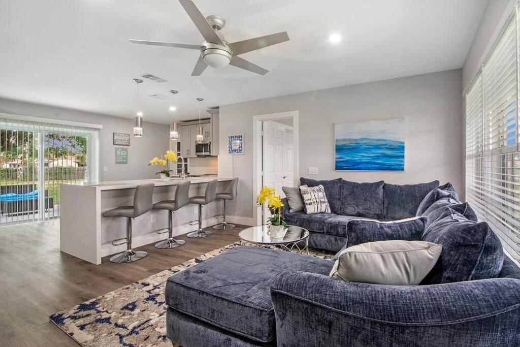 Modern Getaway Near The Beach With Room For A Boat West Palm Beach Eksteriør billede