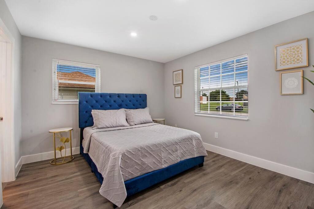 Modern Getaway Near The Beach With Room For A Boat West Palm Beach Eksteriør billede